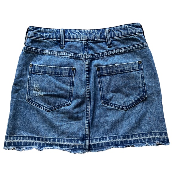 Free People Denim Mini Skirt Size 2 Women's Blue Distressed Raw Hem Boho - Picture 2 of 12